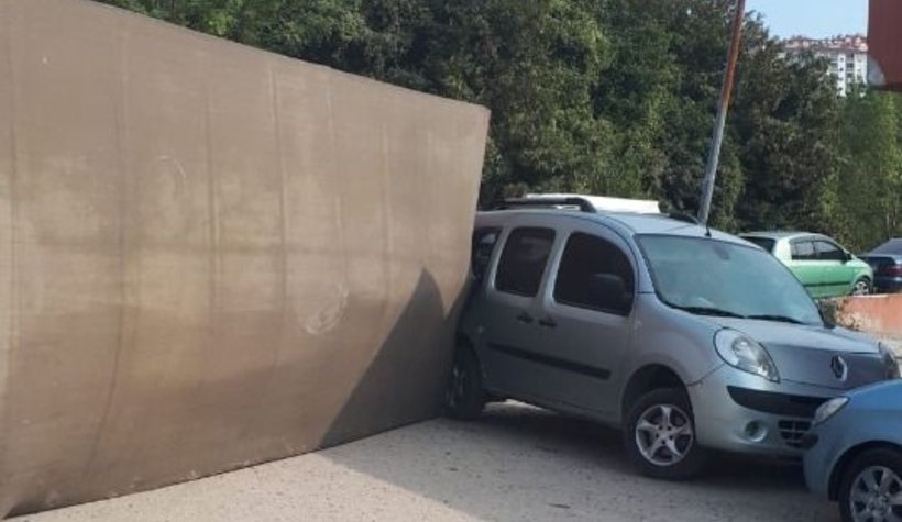 Kamyonun kasası devrildi, faciadan dönüldü
