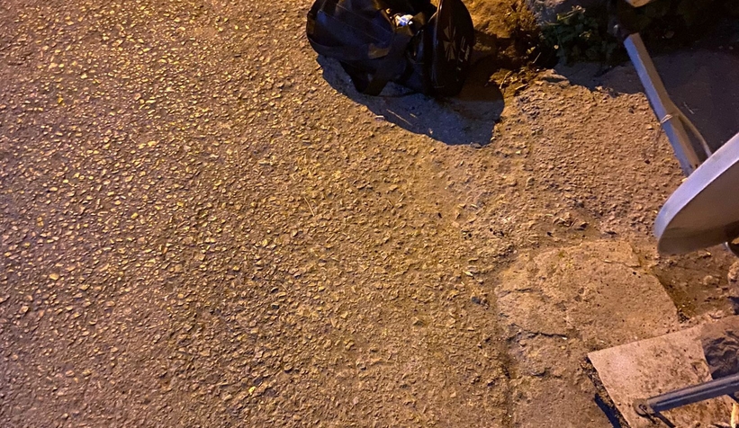 Kan donduran olay; Bebeği çantaya koyup sokağa bıraktılar