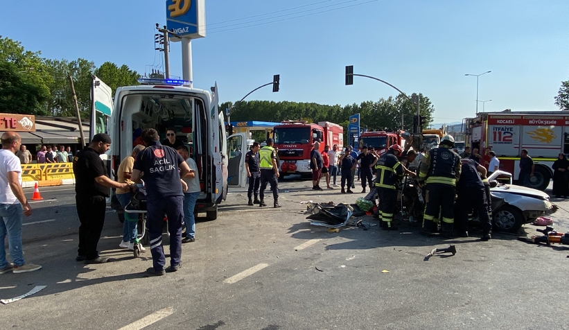 Kandıra yolunda feci kaza: 4 yaralı