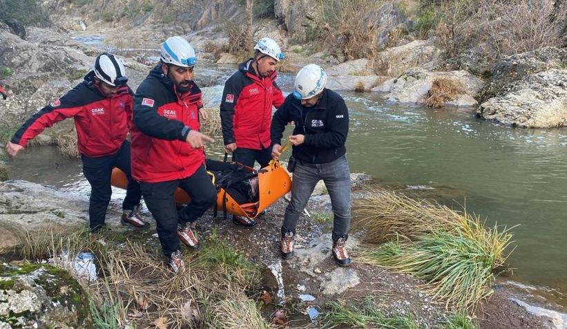 Kanyonda gezerken düştü