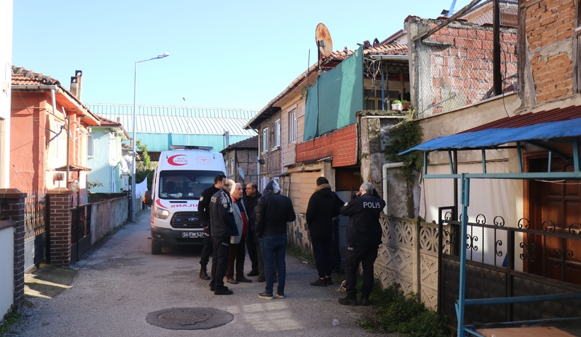 Kapıyı açmayınca eve girdiler, cesetle karşılaştılar