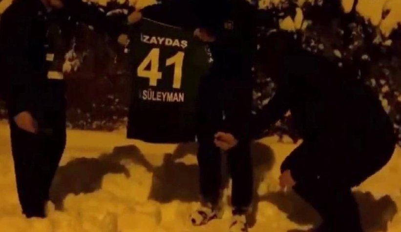 Kaptan Sakaryaspor'a transfer oldu, formasını yaktılar