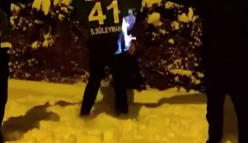 Kaptan Sakaryaspor'a transfer oldu, formasını yaktılar