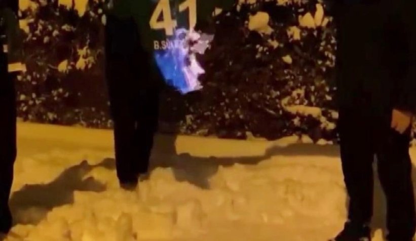 Kaptan Sakaryaspor'a transfer oldu, formasını yaktılar