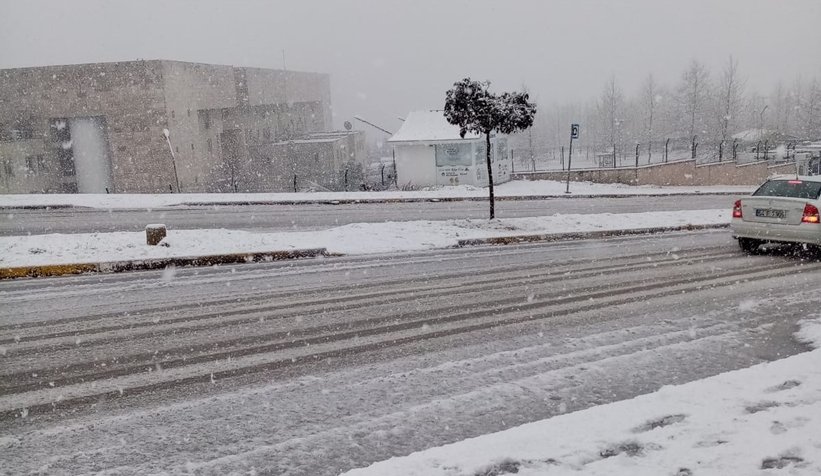 Kar geri döndü; Sakarya güne böyle uyandı