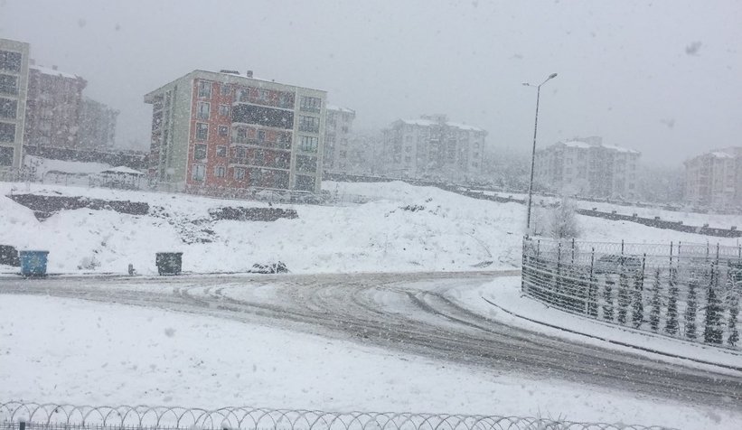 Kar geri döndü; Sakarya güne böyle uyandı