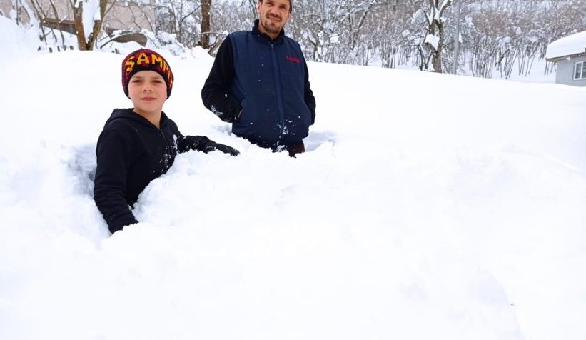 Kar kalınlığı 1,5 metreyi buldu