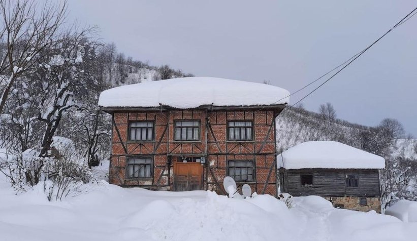 Kar kalınlığı 1,5 metreyi buldu