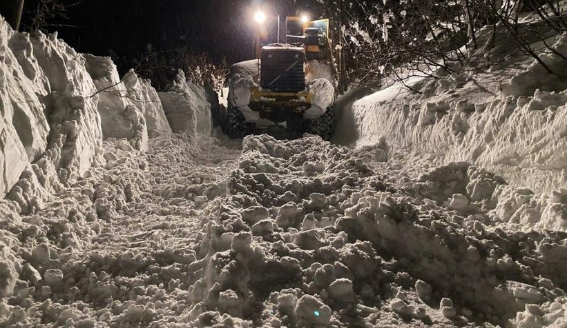Kar kalınlığı 2 metreyi buldu, onlar hiç durmadı