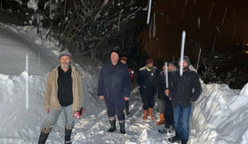 Kar kalınlığı 2 metreyi buldu, onlar hiç durmadı