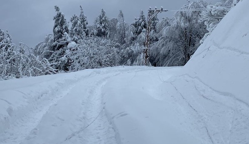 Kar Keremali yolunu kapadı