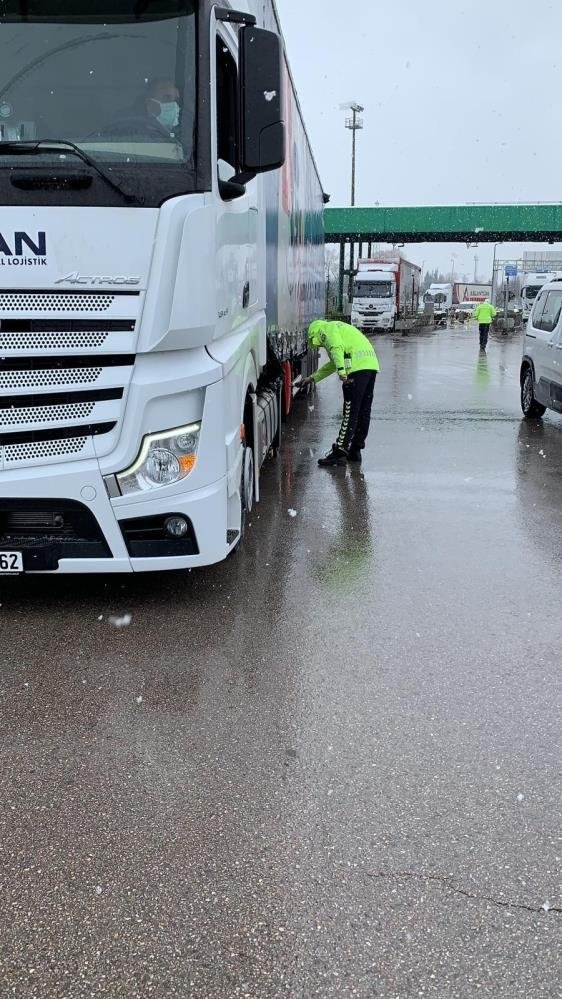 Kar lastiği ve zincir denetimi