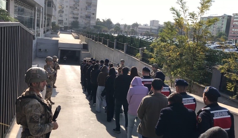 kara-para-aklama-ve-bahis-operasyonu-32-tutuklamawff1wdk3vj