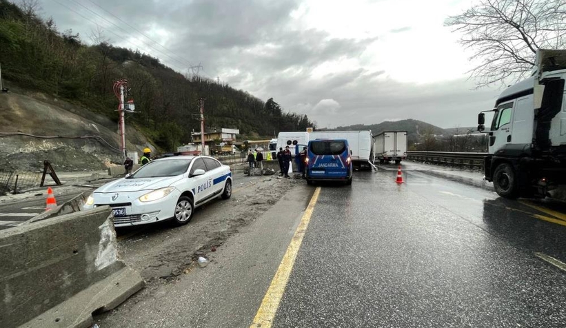 Karaçam’da otobüs devrildi: 3 yaralı