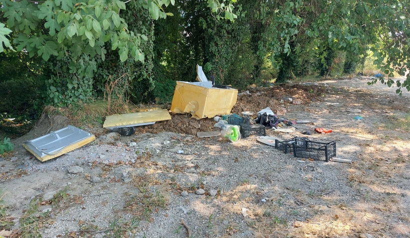 Karacasu Caddesi’nde Görülen Çirkin Manzara: Yangın Riski Her An Kapıda!