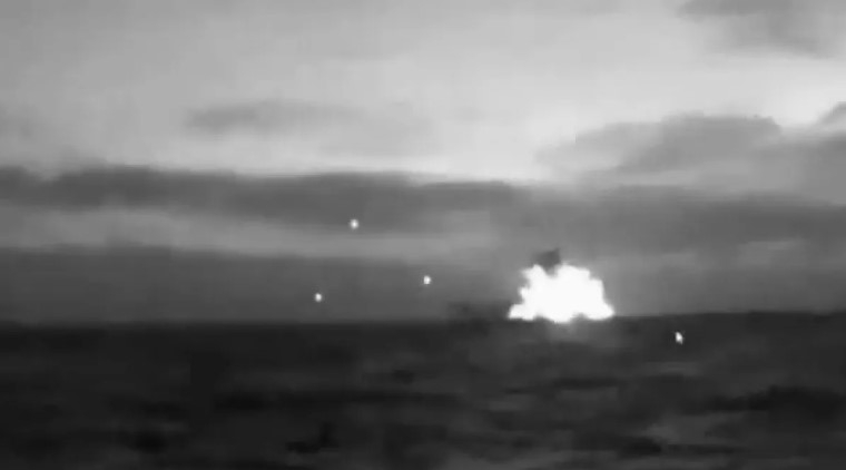 karadeniz-de-petrol-tanker-gemisi-boyle-vuruldusgzlnwz3zj