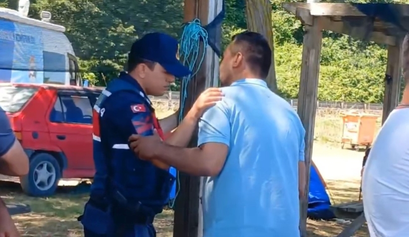 Karadeniz'e giren 16 yaşındaki çocuk kayboldu