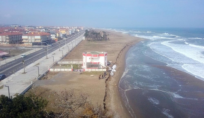 Karadeniz parça parça yutuyor