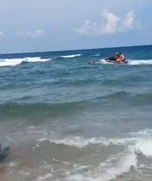 Karadenizde can pazarı kamerada; 4 kişi kurtarıldı