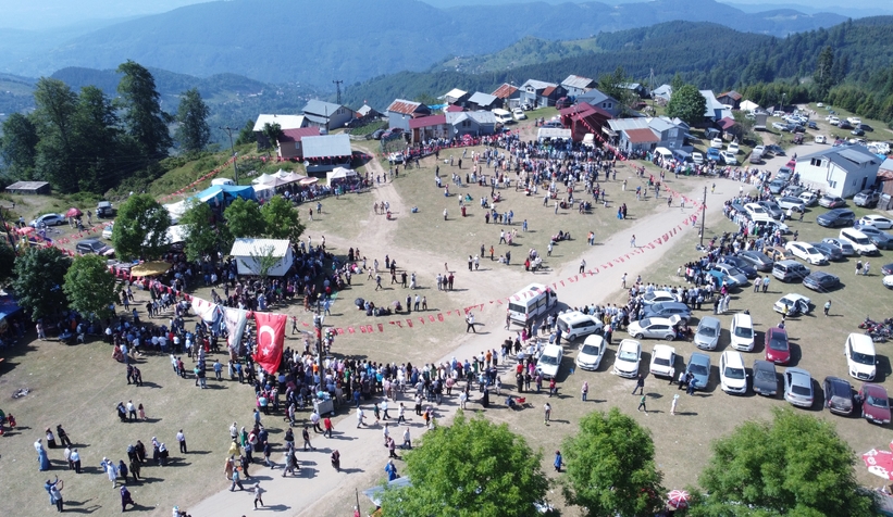 karadenizliler-113uncu-dikmen-yayla-senliginde-bulustumjrjcmrdcn