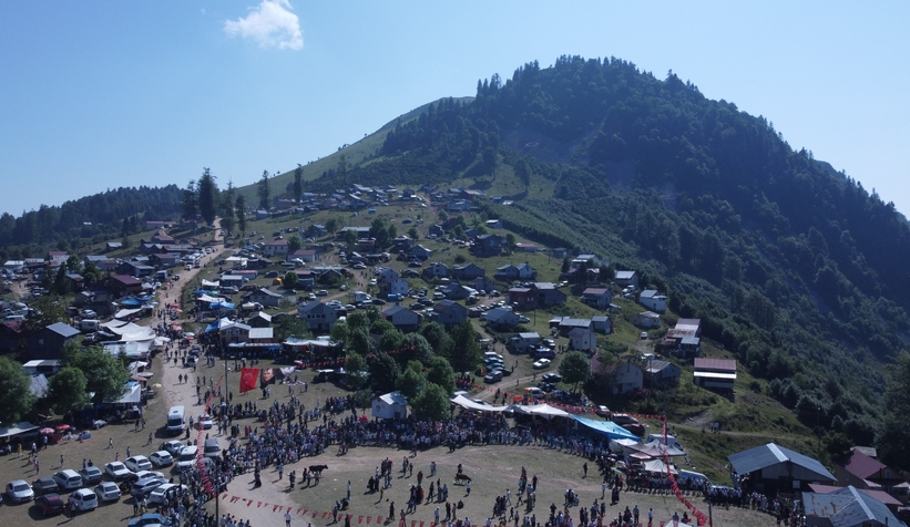 karadenizliler-113uncu-dikmen-yayla-senliginde-bulustumjrjcmrdcn