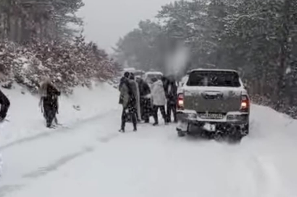 Karagöl Yaylası'nda mahsur kalanlar kurtarıldı