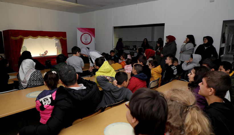 Karagöz Göklerde engelsiz miniklere tebessüm oldu