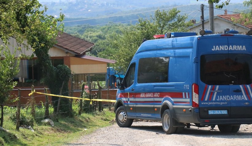 Karantinadaki sokak molozlarla kapatıldı