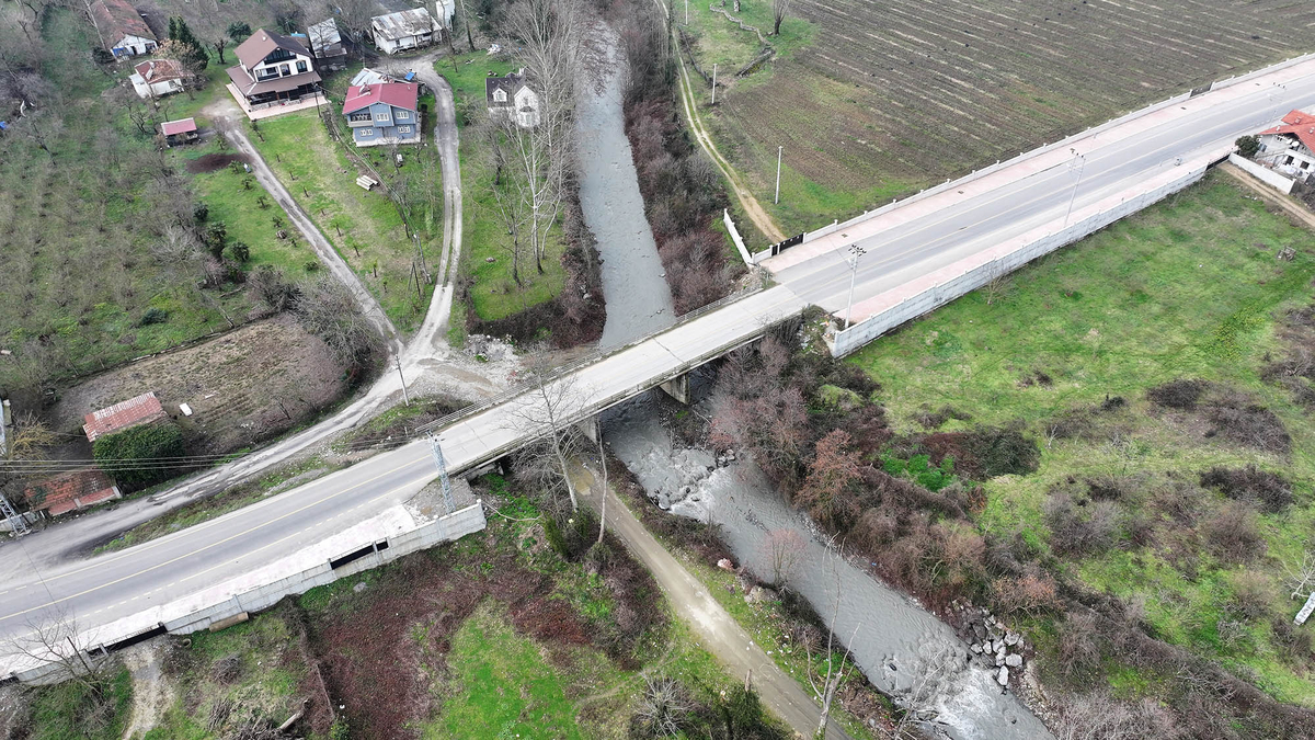 Karapürçek Mesudiye Köprüsü  hizmete açıldı
