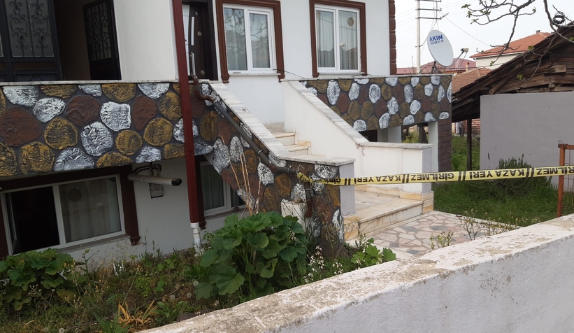 Karapürçek'te 25 yaşındaki Afganlı genc evinde ölü bulundu 