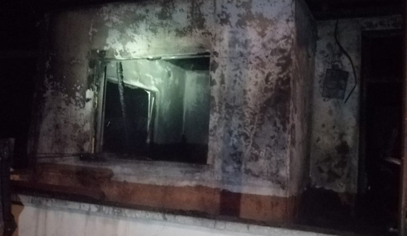  Karapürçek'te ahşap ev yandı