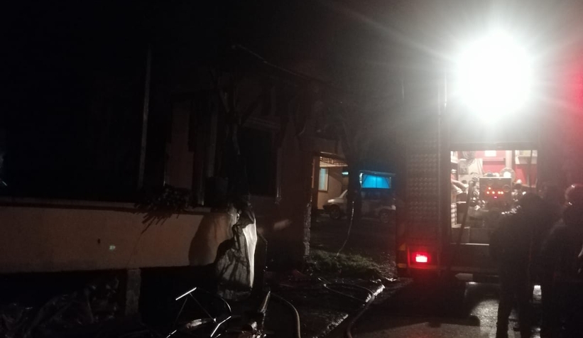  Karapürçek'te ahşap ev yandı