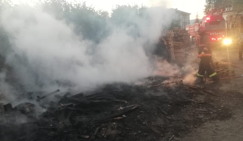 Karapürçek'te atölye yangını