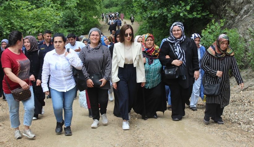 Karapürçek'te doğa yürüyüşü yapıldı