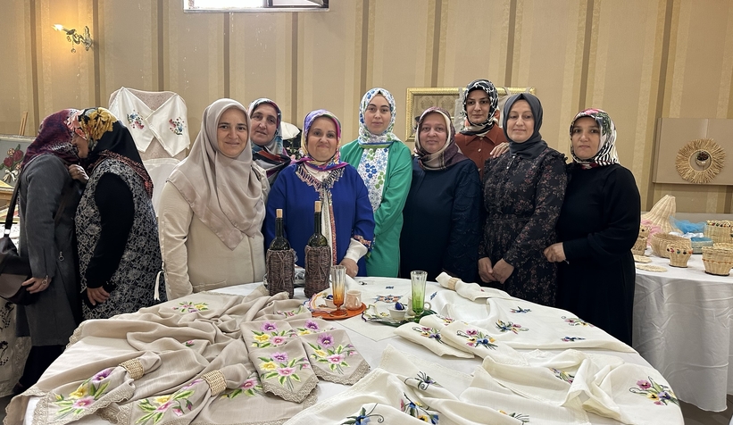 Karapürçek'te Hayat Boyu Öğrenme Haftası sergisi düzenlendi