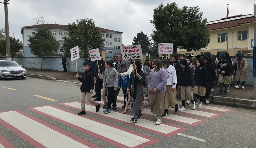 Karapürçek'te trafik haftası kapsamında etkinlik gerçekleştirildi