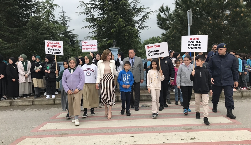 Karapürçek'te trafik haftası kapsamında etkinlik gerçekleştirildi