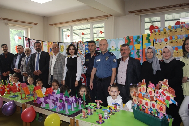 Karapürçek'te yıl sonu sergisi düzenlendi