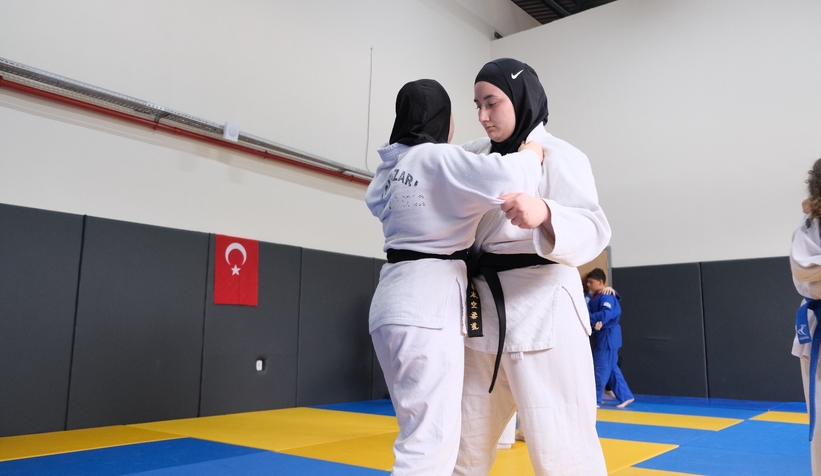 karapurcekli-almina-ilk-kez-milli-forma-giyecekqzhndjjusw