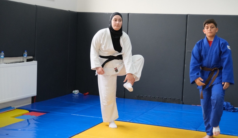 karapurcekli-almina-ilk-kez-milli-forma-giyecekqzhndjjusw