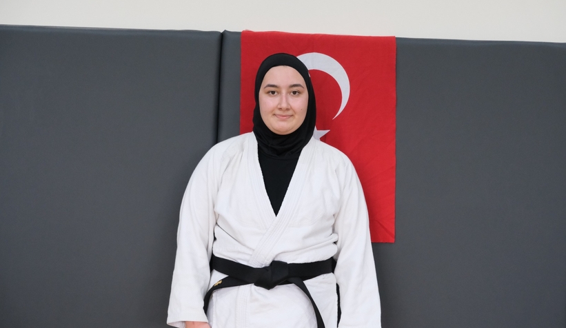 karapurcekli-almina-ilk-kez-milli-forma-giyecekqzhndjjusw