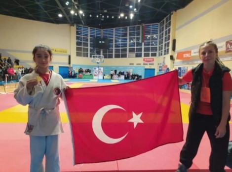 Karapürçekli judocular Bulgaristan'dan madalyalarla döndü