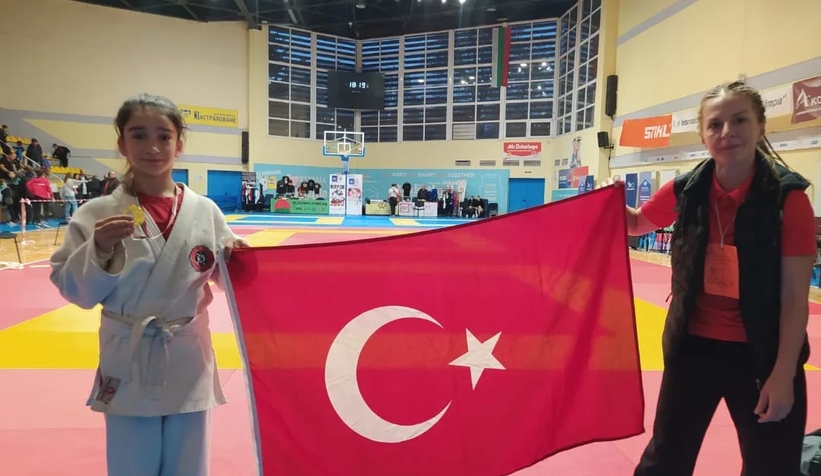 Karapürçekli judocular Bulgaristan'dan madalyalarla döndü