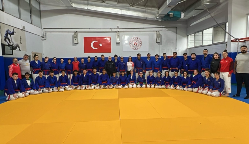 Karapürçekli sporcular gururlandırdı