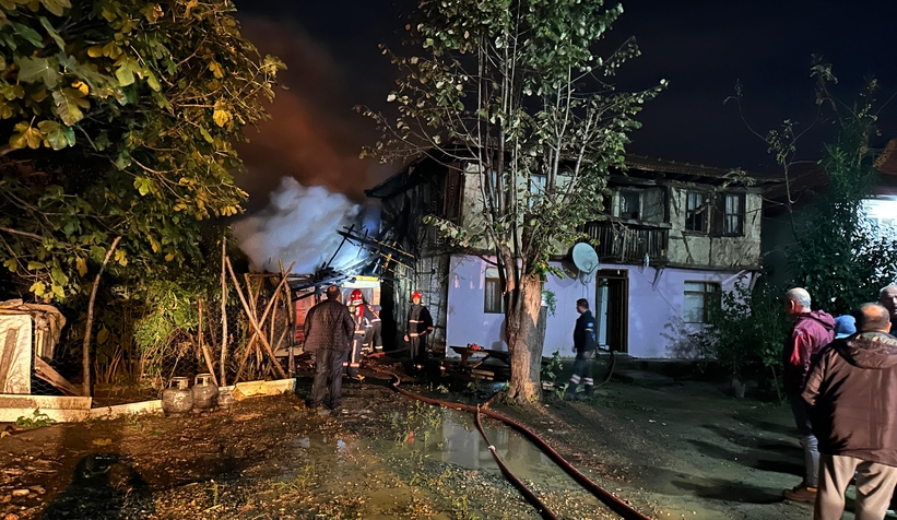 Karapürçekte yangın