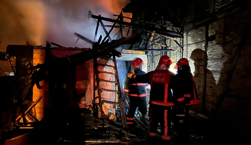 Karapürçekte yangın