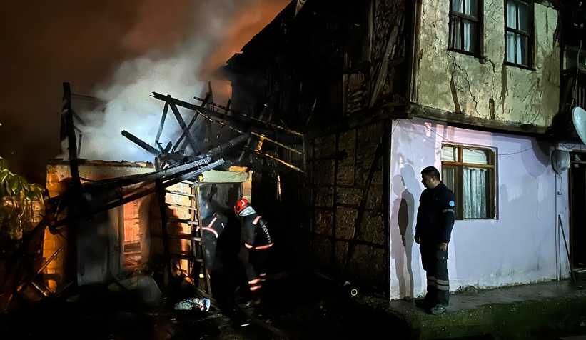 Karapürçekte yangın