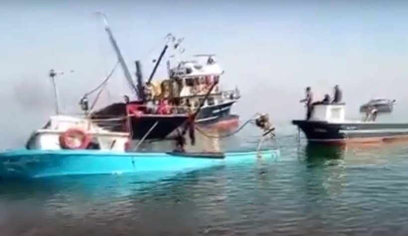 Karasu'da balıkçı teknesi batma tehlikesi geçirdi