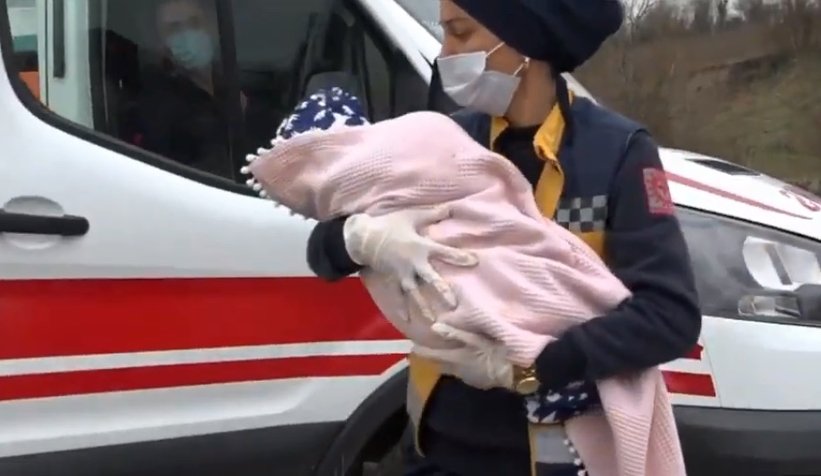 Karasu'da can pazarı: 1'i bebek 4 yaralı