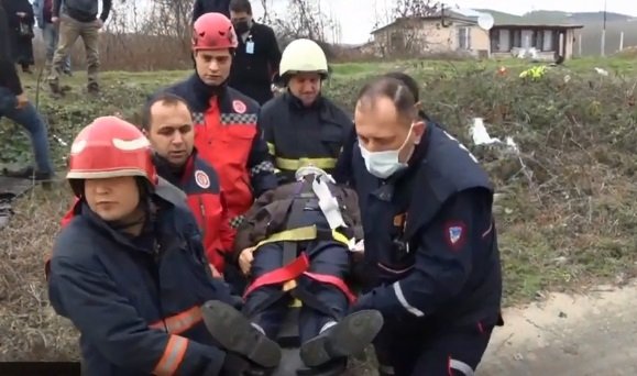 Karasu'da can pazarı: 1'i bebek 4 yaralı